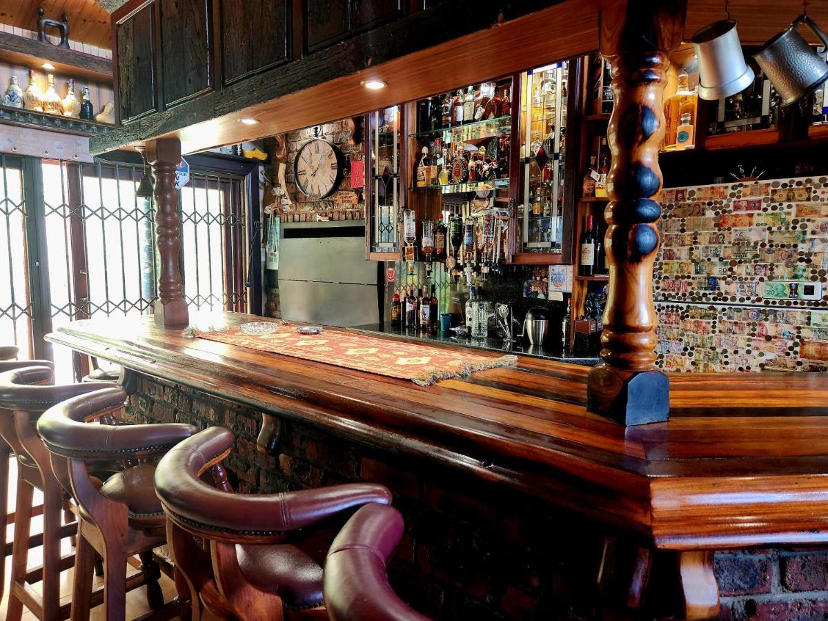 The Wooden Leg Guesthouse Kleinmond ภายนอก รูปภาพ