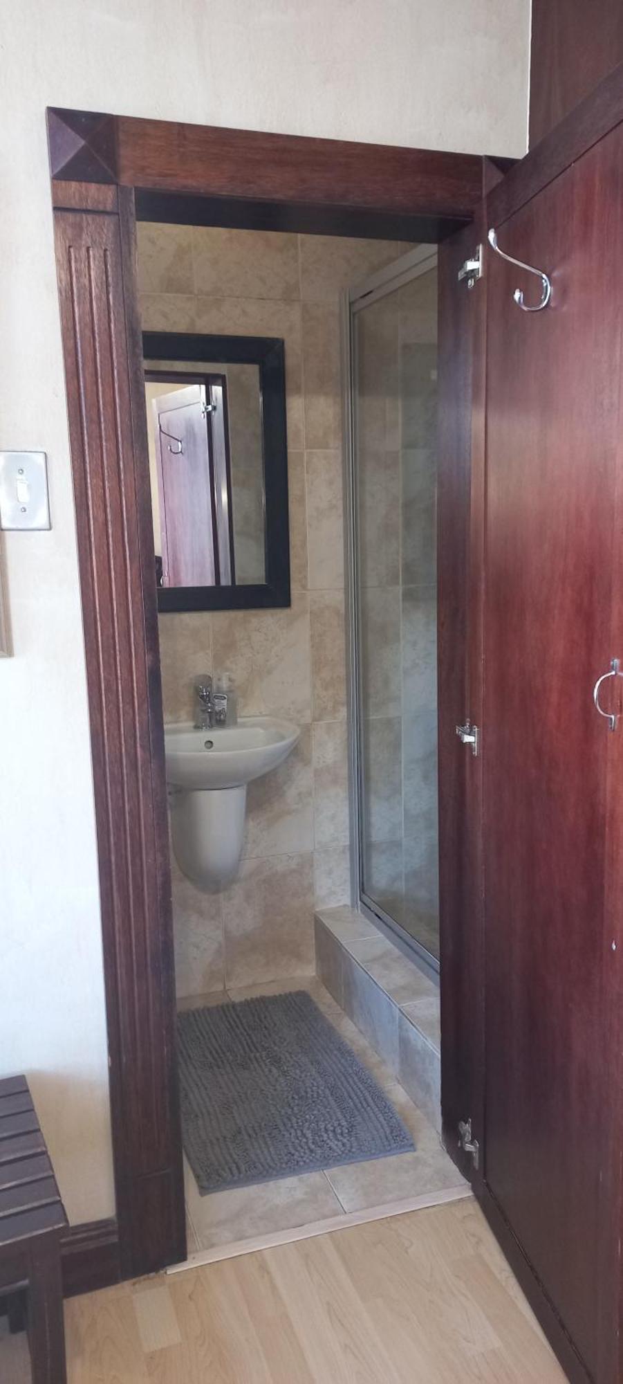 The Wooden Leg Guesthouse Kleinmond ภายนอก รูปภาพ
