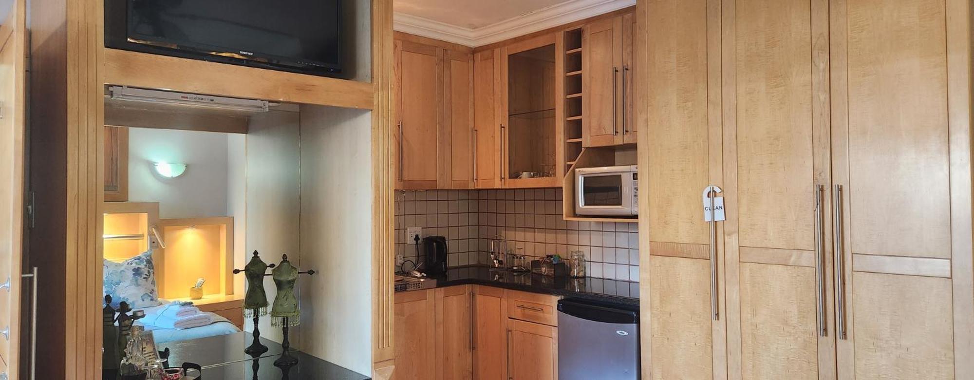 The Wooden Leg Guesthouse Kleinmond ภายนอก รูปภาพ